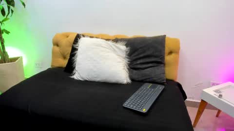 Snapshot of zane_belville chatting on 06-10-26, 11:53 Zane Belville online show from 06-10-26, 11:53