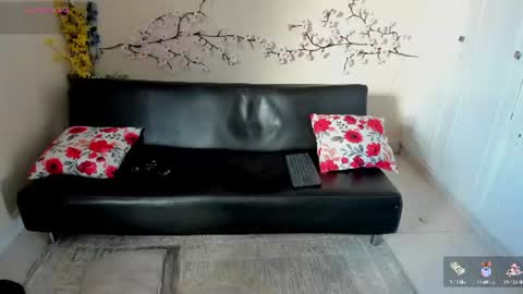 Snapshot of zane_lux chatting on 06-24-26, 12:04 Zane Lux online show from 06-24-26, 12:04