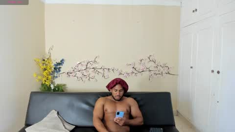 Snapshot of zane_lux chatting on 06-28-26, 03:07 Zane Lux online show from 06-28-26, 03:07