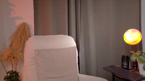 Snapshot of zara_nova chatting on 06-15-26, 03:36 Zara Nova online show from 06-15-26, 03:36