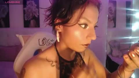 Snapshot of zarahbennet chatting on 07-16-26, 01:17 Zarah online show from 07-16-26, 01:17