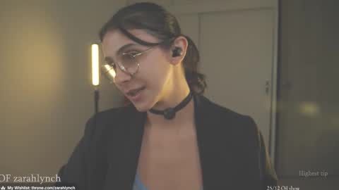 Snapshot of zarahlynch chatting on 12-21-25, 11:56 Miss Lynch Next show 2911 online show from 12-21-25, 11:56