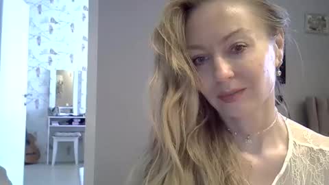 Zarina Swift online show from 05-27-26, 06:32