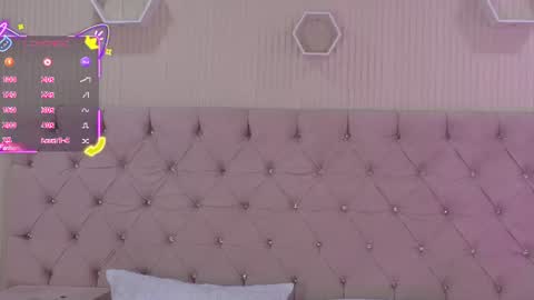 Snapshot of zarinawynne chatting on 07-16-26, 02:45 Zarina Waynne online show from 07-16-26, 02:45