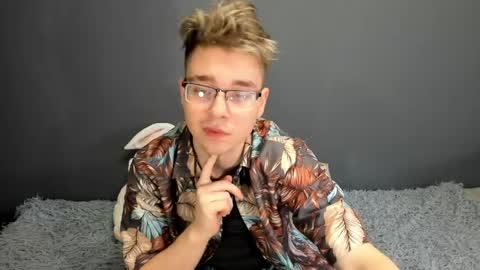 Ethan online show from 04-22-26, 02:25