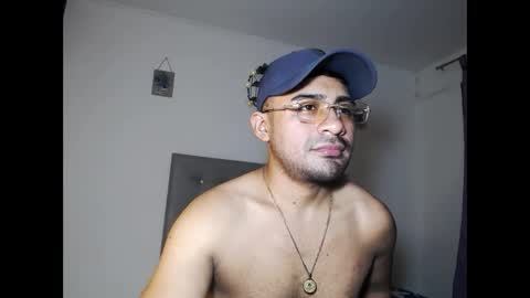 zeussexyhot online show from 05-15-26, 05:58