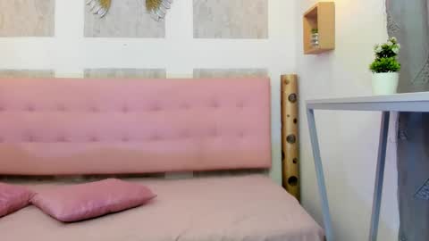 Snapshot of zhamira_21 chatting on 01-10-26, 08:54 ZHAMIRA ANDRES online show from 01-10-26, 08:54