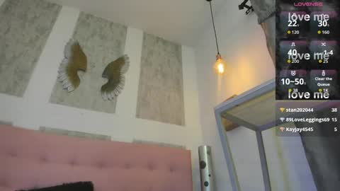 Snapshot of zhamira_21 chatting on 04-24-26, 12:02 ZHAMIRA ANDRES online show from 04-24-26, 12:02