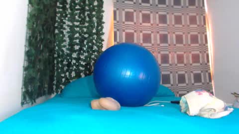 Snapshot of zhanaya_jhaen chatting on 04-21-26, 08:12 zhannaya online show from 04-21-26, 08:12