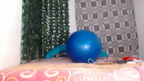 Snapshot of zhanaya_jhaen chatting on 05-18-26, 01:24 zhannaya online show from 05-18-26, 01:24