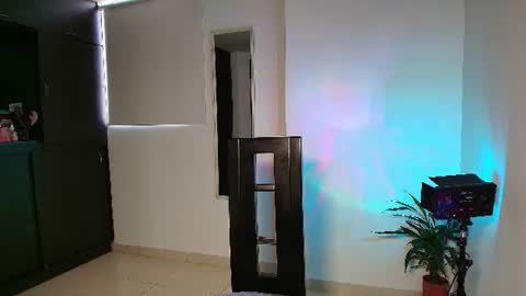 Snapshot of zhara_11 chatting on 06-14-26, 12:29 Zhara online show from 06-14-26, 12:29