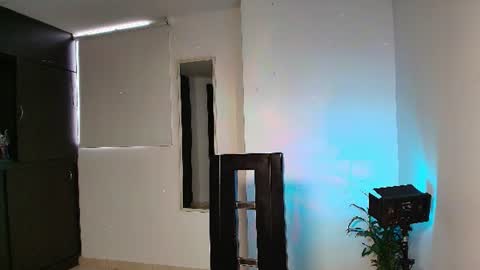 Snapshot of zhara_11 chatting on 06-23-26, 12:36 Zhara online show from 06-23-26, 12:36