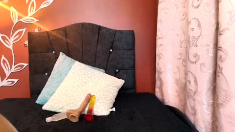 Zia Green online show from 12-20-24, 11:16