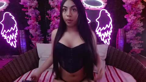 Snapshot of zinna_canela chatting on 04-20-26, 04:15 zinna_canela online show from 04-20-26, 04:15