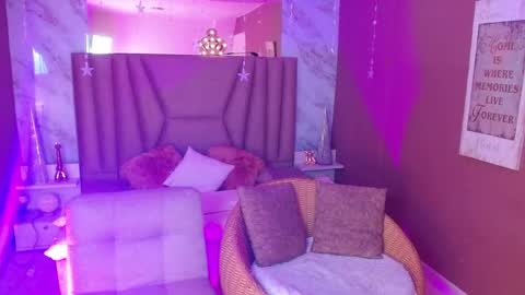 Snapshot of zinna_canela chatting on 05-16-26, 10:36 zinna_canela online show from 05-16-26, 10:36