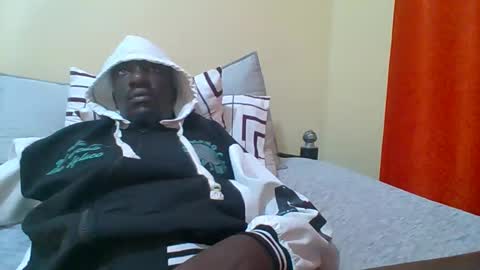 Zlatann2012 online show from 12-20-25, 01:02