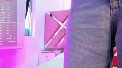 zoe_evaanss_ online show from 06-01-26, 07:37