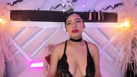 Snapshot of zoe_johnsonn1 chatting on 05-05-26, 09:23 Zoey online show from 05-05-26, 09:23