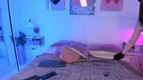 Snapshot of zoe_lynch_ chatting on 07-10-26, 12:19 Zoe Lynch online show from 07-10-26, 12:19