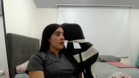 Snapshot of zoe_mill33r chatting on 07-22-26, 06:54 Zoe online show from 07-22-26, 06:54