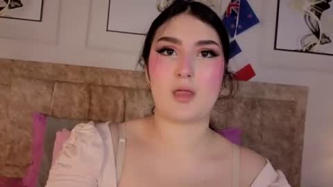 zoe_moon__ online show from 06-20-26, 12:19