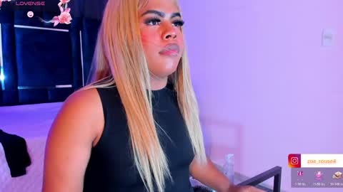 zoe_rosee4 online show from 05-30-26, 06:21
