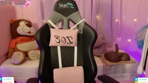 zoe_sullivan_ online show from 03-13-26, 09:27