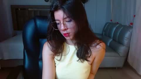 Snapshot of zoecruzz chatting on 04-15-26, 02:46 ZOE online show from 04-15-26, 02:46