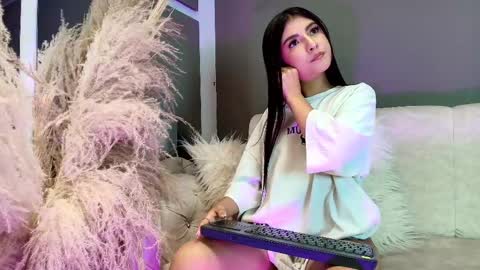 ZOE online show from 05-25-26, 03:18