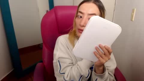 zoe online show from 07-17-26, 01:45