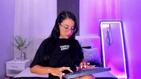 Snapshot of zoee_martins_ chatting on 07-09-26, 05:39 Zoe 3 online show from 07-09-26, 05:39