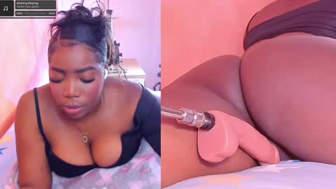 Snapshot of zoeethompson_cm chatting on 05-26-26, 11:06 online show from 05-26-26, 11:06