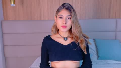 Snapshot of zoehangel chatting on 04-02-26, 11:30 Zoe online show from 04-02-26, 11:30