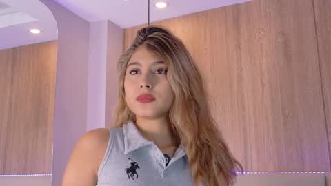Snapshot of zoehangel chatting on 04-07-26, 11:32 Zoe online show from 04-07-26, 11:32