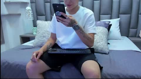 Zoe Krug online show from 04-19-26, 12:37