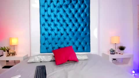 Zoe Santana online show from 05-16-26, 01:10