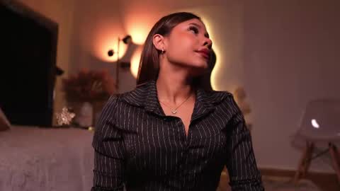 zoevidal_ online show from 05-06-26, 11:59