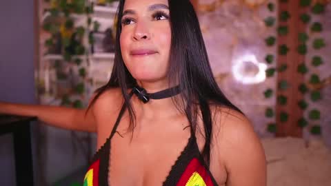 Snapshot of zoey_fox_ chatting on 04-12-26, 02:05 zoey fox online show from 04-12-26, 02:05