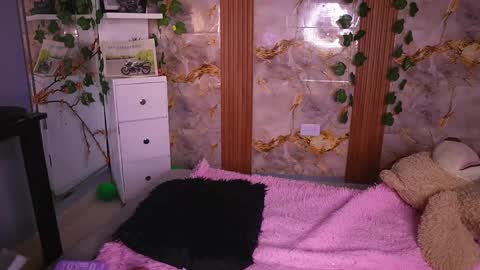 Snapshot of zoey_fox_ chatting on 04-18-26, 01:20 zoey fox online show from 04-18-26, 01:20