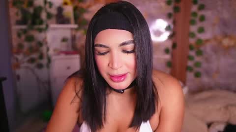 Snapshot of zoey_fox_ chatting on 04-23-26, 12:23 zoey fox online show from 04-23-26, 12:23