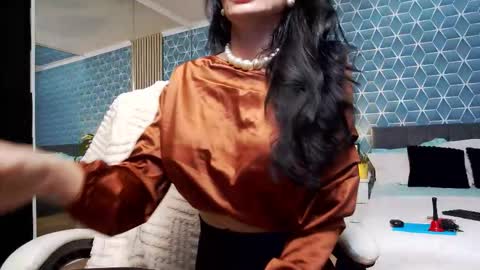 Snapshot of zoeylarkens chatting on 01-07-26, 02:58 Zoey online show from 01-07-26, 02:58