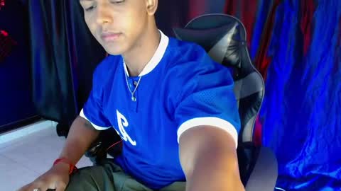 Snapshot of zoriel_derox chatting on 06-07-26, 06:22 Zoriel online show from 06-07-26, 06:22
