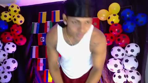 Snapshot of zoriel_derox chatting on 06-19-26, 06:45 Zoriel online show from 06-19-26, 06:45