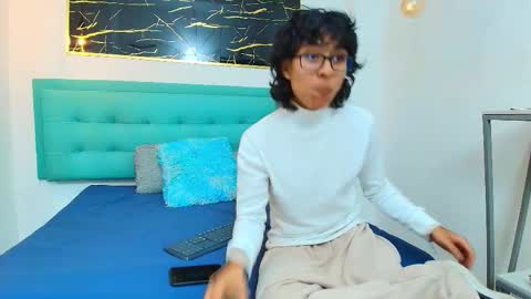     online show from 11-03-25, 12:28