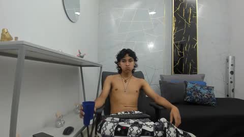     online show from 11-13-25, 07:35