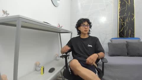     online show from 11-16-25, 07:41