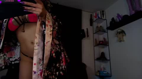 Snapshot of zpzphot chatting on 05-20-26, 11:05 zpzphot online show from 05-20-26, 11:05