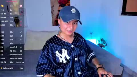Snapshot of zuryramirez_ chatting on 06-25-26, 11:31 Zury Ramirez online show from 06-25-26, 11:31