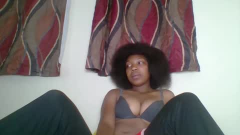 Snapshot of zyraelle_01 chatting on 04-21-26, 02:37 zyraelle_01 online show from 04-21-26, 02:37