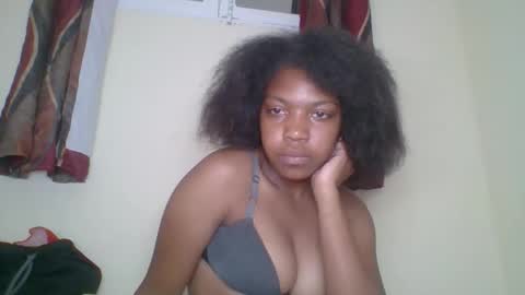 Snapshot of zyraelle_01 chatting on 04-22-26, 07:15 zyraelle_01 online show from 04-22-26, 07:15